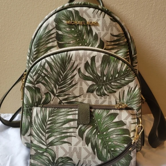 Michael kors palm leaf wallet deals